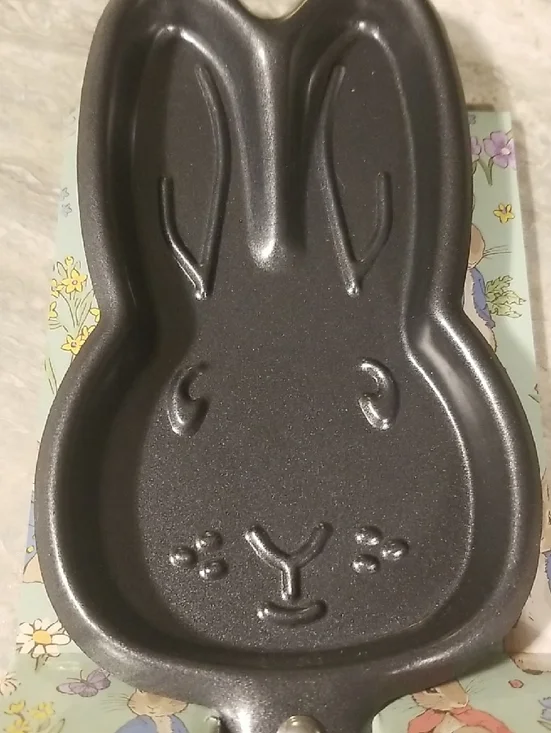 Peter Rabbit Bunny PanCake Pan Gift Set - Picture 3 of 5